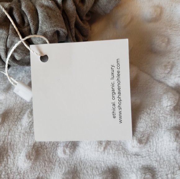 BNWT Havenx Ohlee Adult Scrunchie - Picture 2 of 2